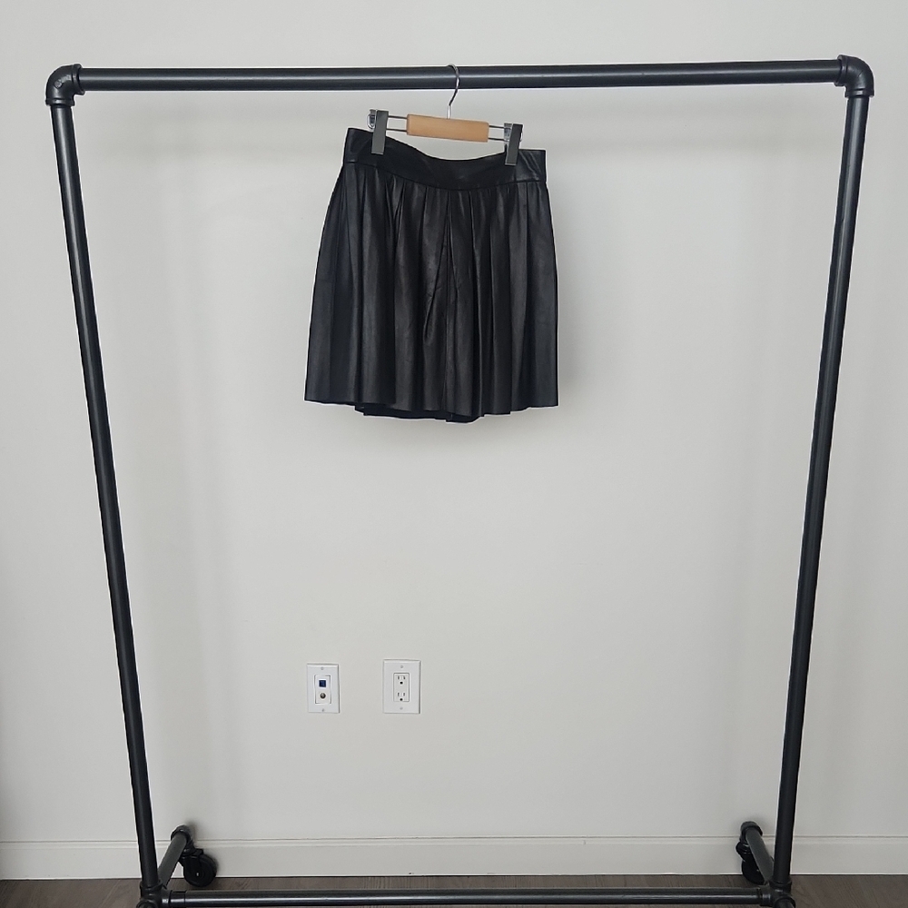 Alice + Olivia Black Pleated Mini Skirt